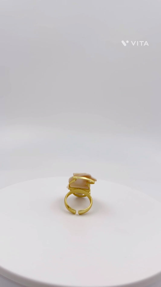Bird mother of pearl ring